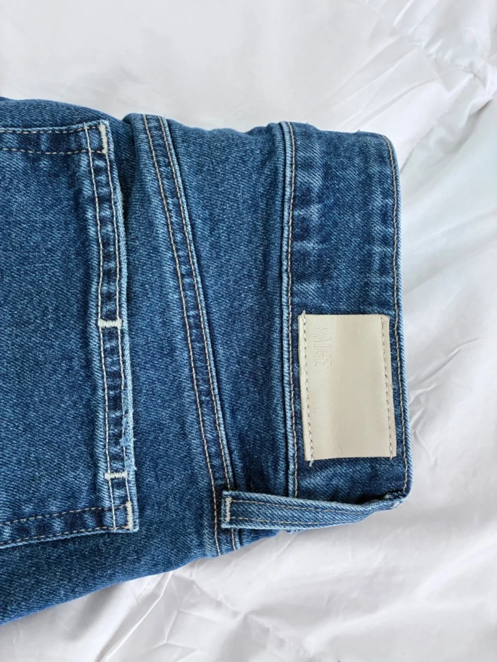 PAIGE Sasha jeans in the Modernism wash Wide Leg sz 29